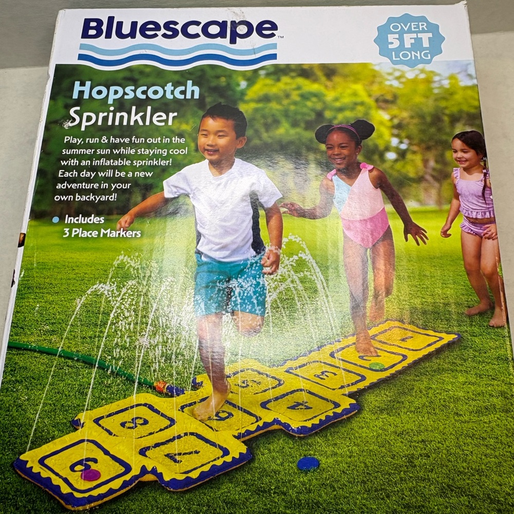 Hopscotch Sprinkler with Yellow and Blue Design